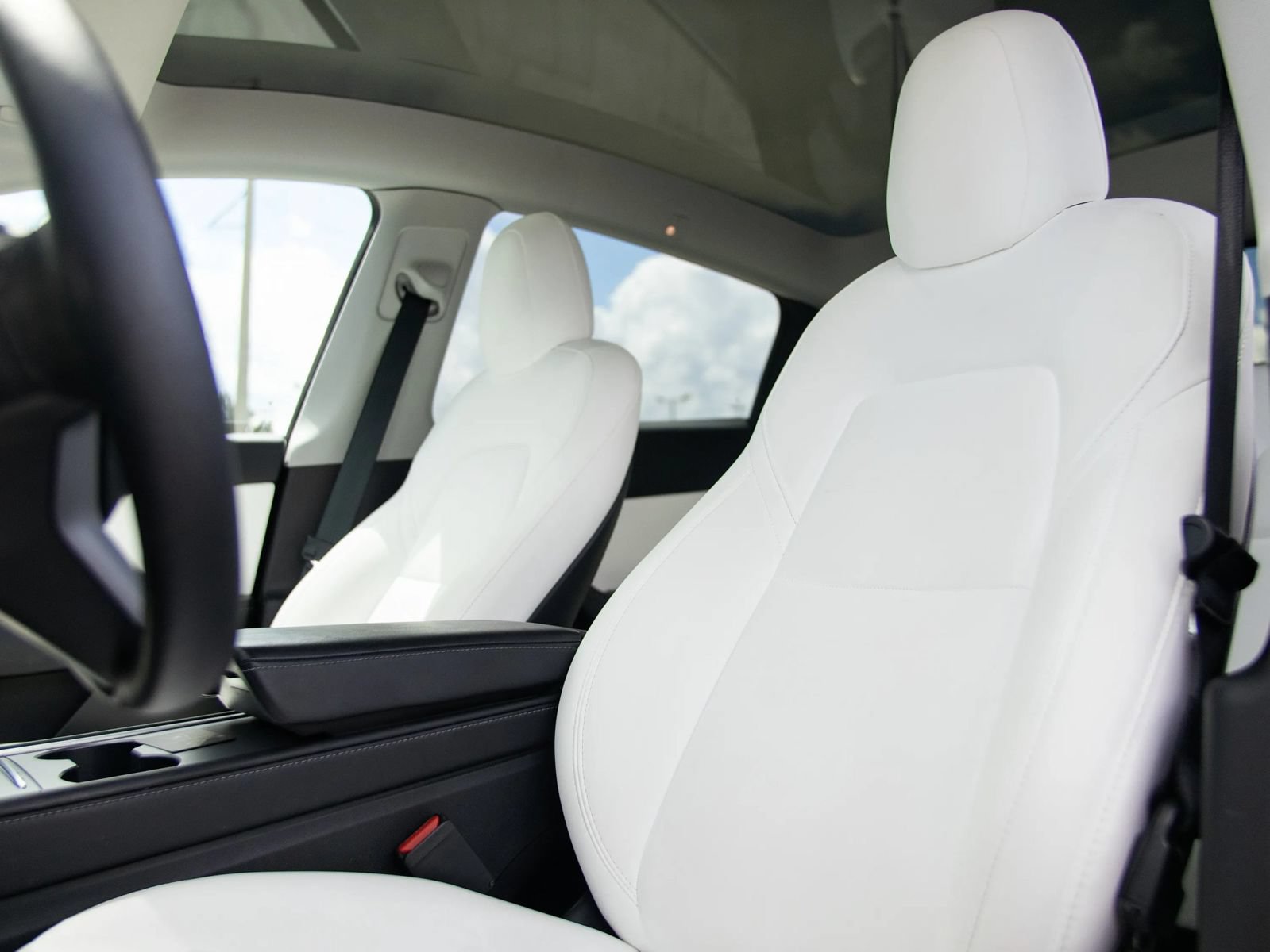 Used 2022 Tesla Model Y Performance AWD/4WD image 18