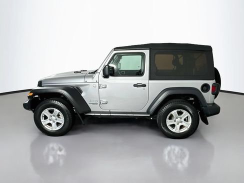 Used 2018 Jeep Wrangler Sport AWD/4WD image 4
