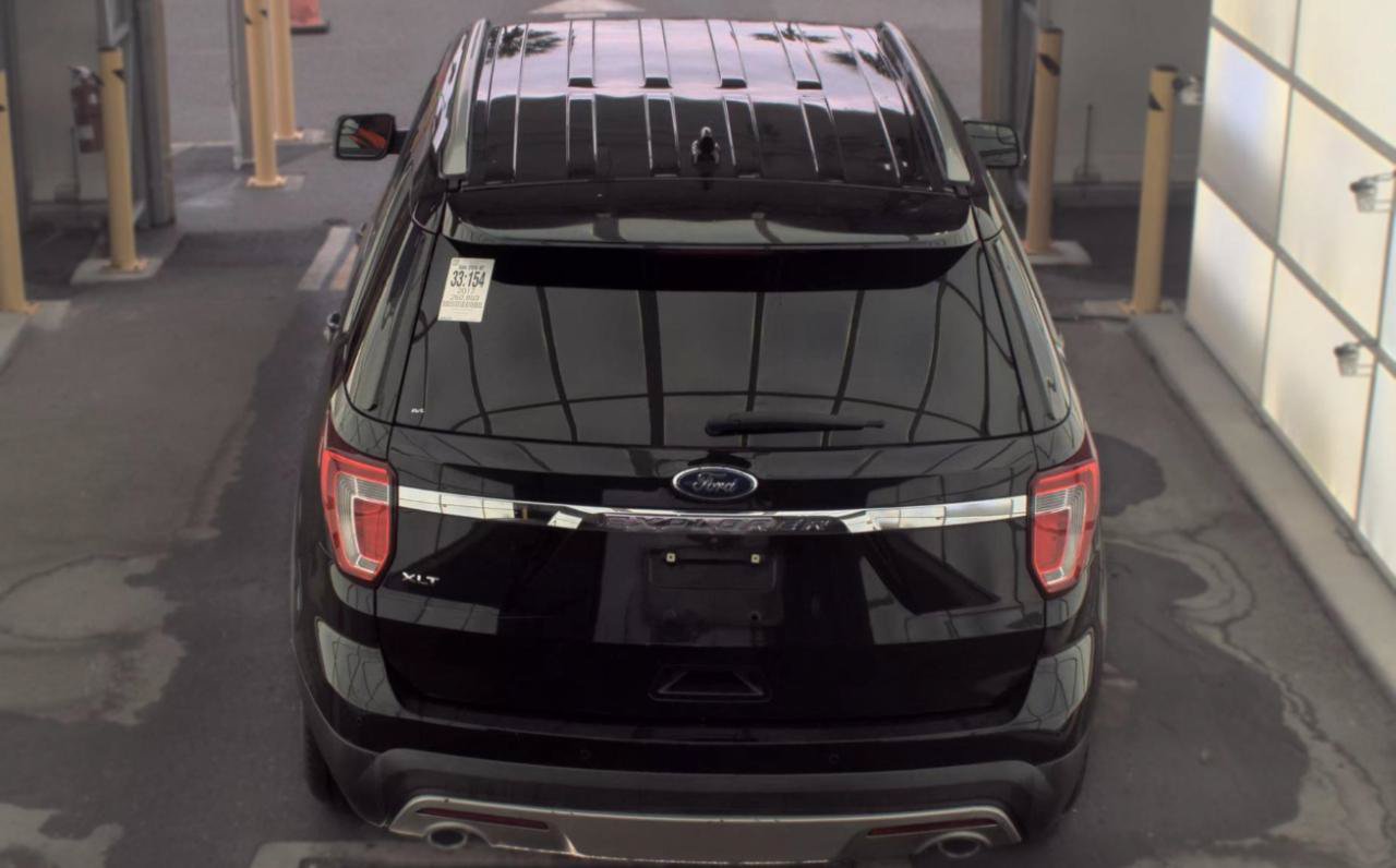 Used 2017 Ford Explorer XLT FWD image 6