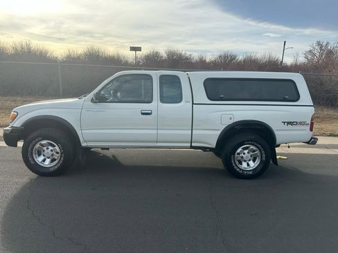 Used 1998 Toyota Tacoma 4x4 Xtracab V6 image 2