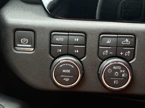 Used 2024 Chevrolet Silverado 2500 High Country w/ LPO, Dark Essentials Package AWD/4WD image 36