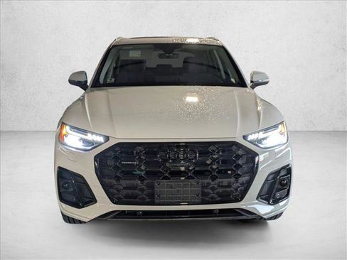 Used 2023 Audi Q5 e Prestige w/ Prestige Package image 2