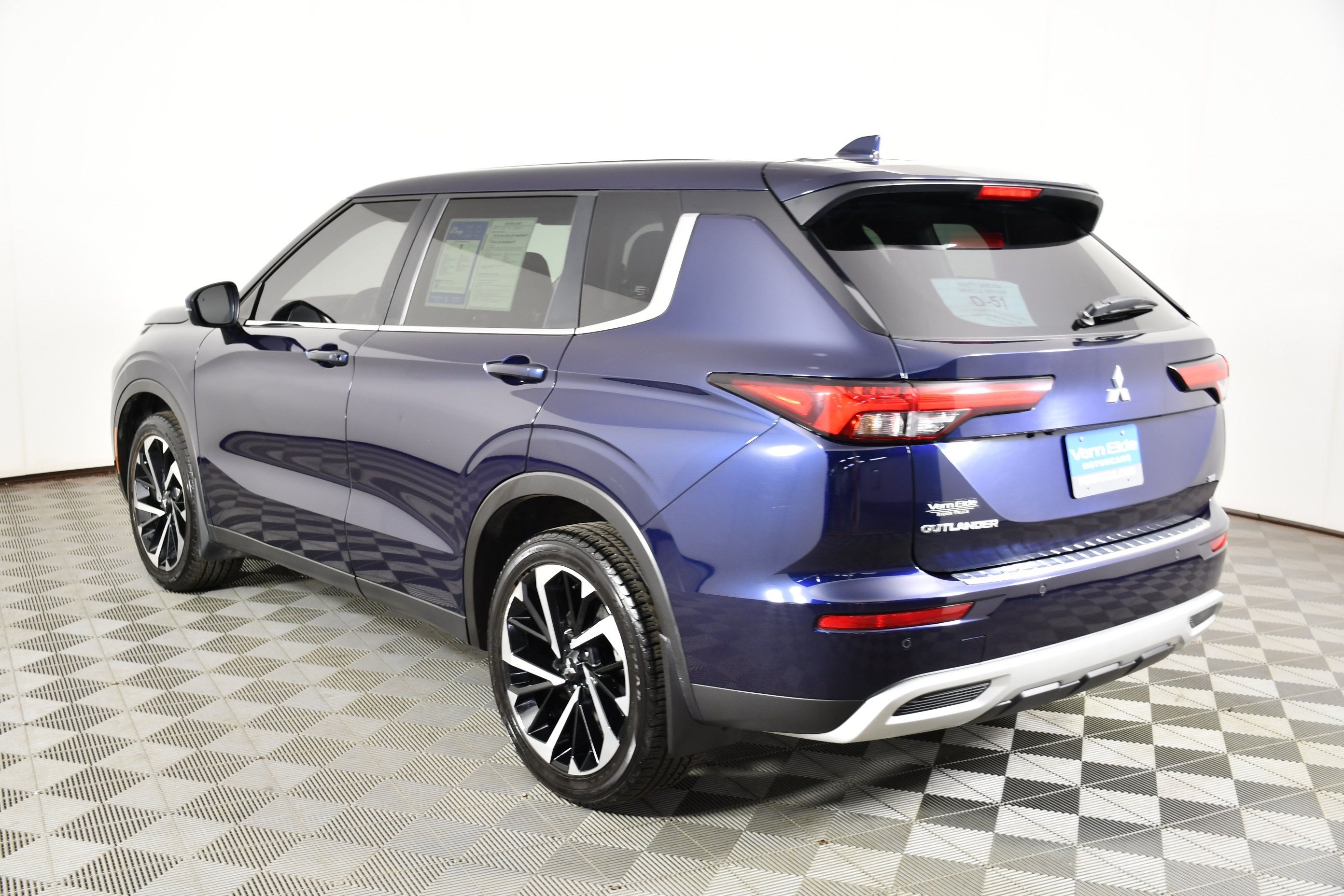 Used 2023 Mitsubishi Outlander SE AWD/4WD image 8