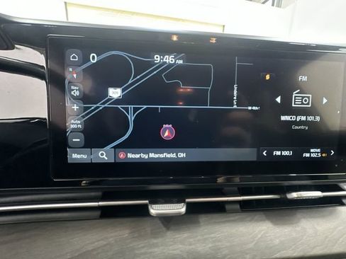 Used 2024 Kia Carnival EX image 20