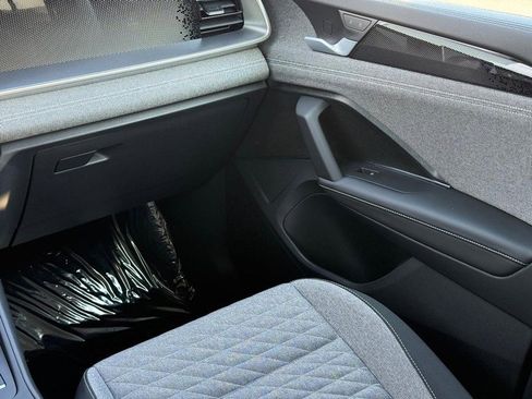 New 2026 Volkswagen Tiguan S image 9