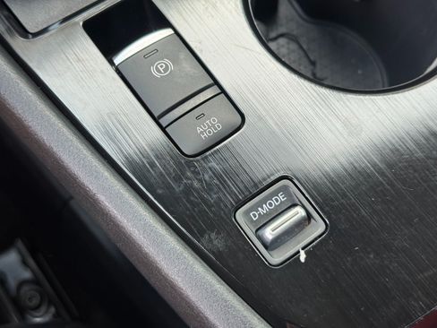 Used 2024 Nissan Rogue SV w/ SV Premium Package FWD image 28