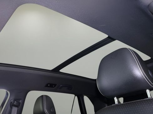 Used 2022 Volkswagen Atlas Cross Sport SE w/ Panoramic Sunroof Package image 27