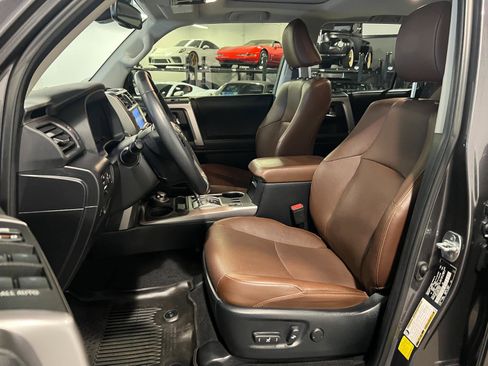 Used 2023 Toyota 4Runner Limited image 9