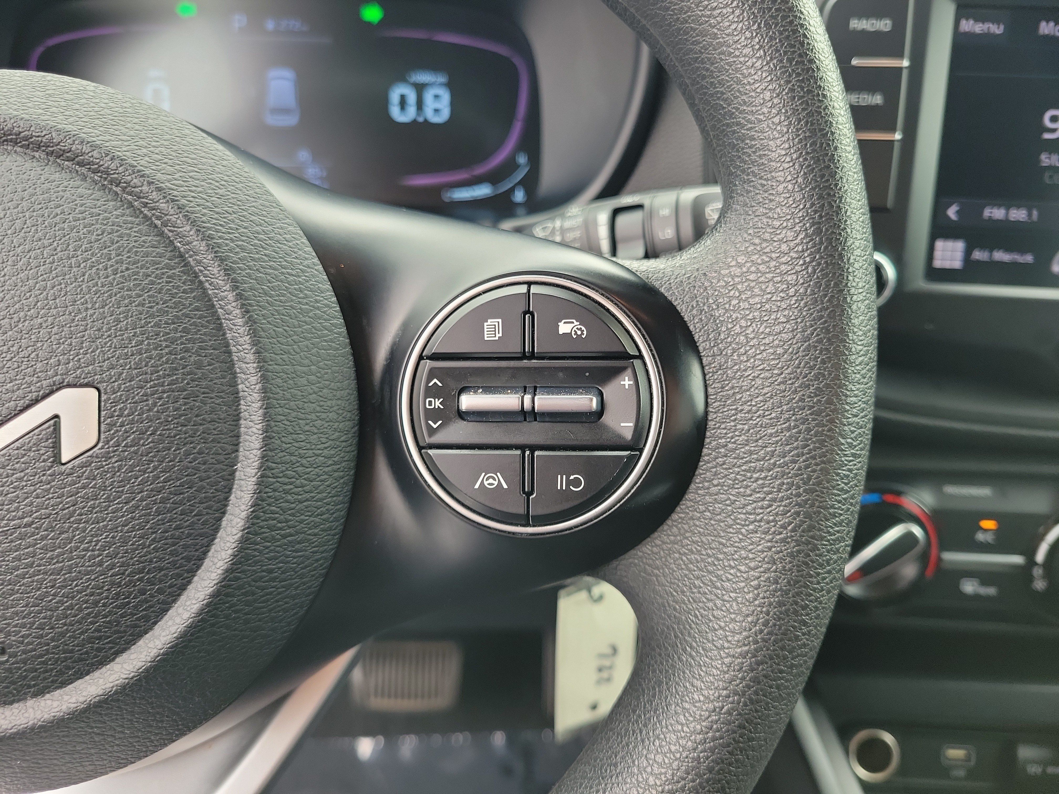 Used 2024 Kia Soul LX w/ Option Group 015 FWD image 23
