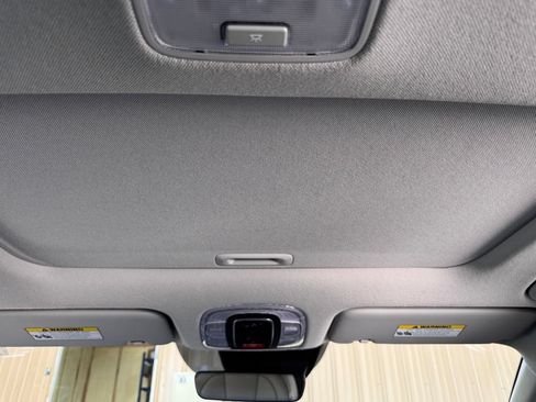 Certified 2025 Hyundai Elantra Limited FWD image 3