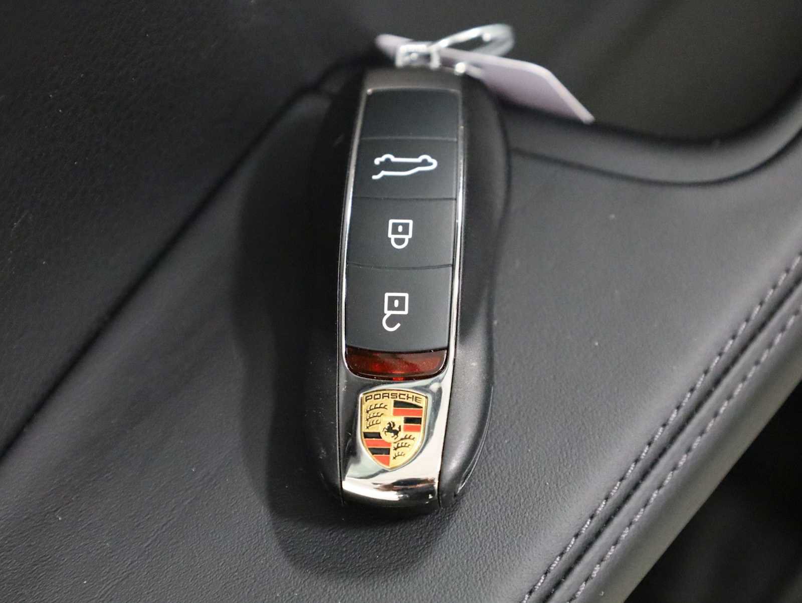 Used 2026 Porsche Macan AWD/4WD image 43