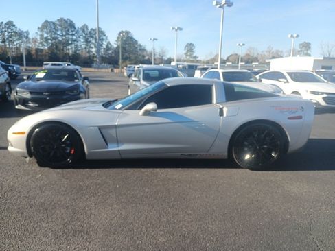 Used 2005 Chevrolet Corvette Coupe w/ Preferred Equipment Group image 6