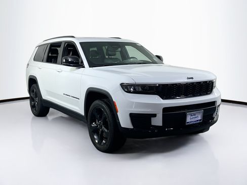 Used 2023 Jeep Grand Cherokee L Laredo AWD/4WD image 3