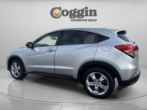 Used 2016 Honda HR-V EX image 4