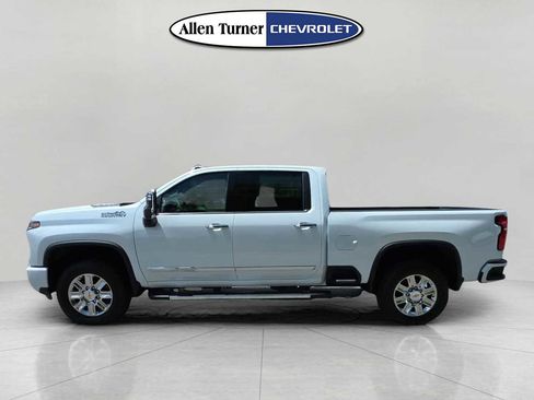 New 2026 Chevrolet Silverado 2500 High Country w/ High Country Premium Package AWD/4WD image 6