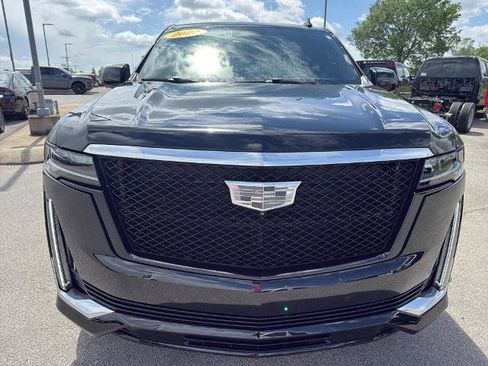 Used 2022 Cadillac Escalade ESV Premium Luxury w/ Performance Package AWD/4WD image 2