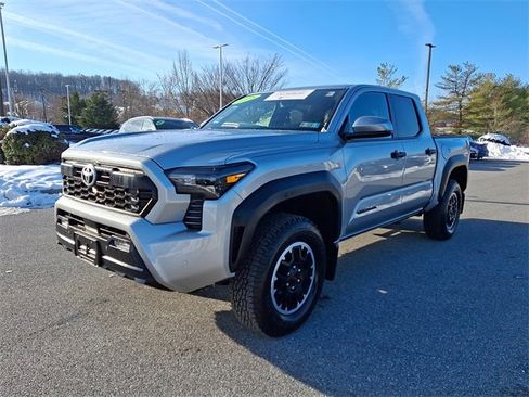 Certified 2025 Toyota Tacoma TRD Off-Road image 3