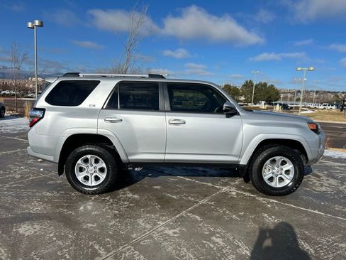 Used 2021 Toyota 4Runner SR5 Premium image 9