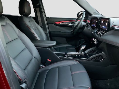 Used 2025 Chevrolet TrailBlazer RS w/ Driver Confidence Package image 26