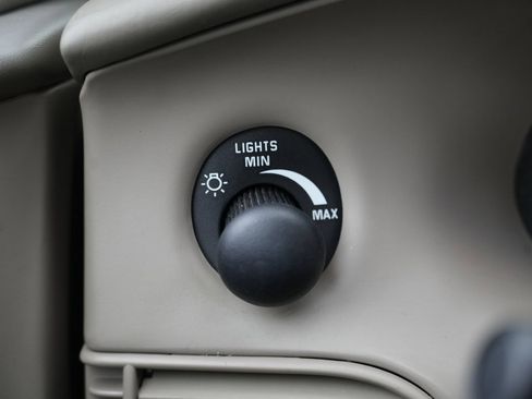 Used 1998 Buick Century Custom image 42