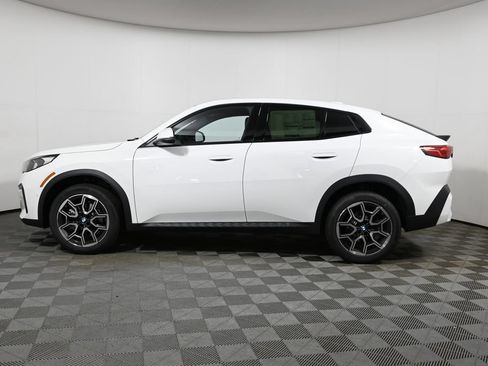 New 2026 BMW X2 xDrive28i w/ Technology Package AWD/4WD image 2
