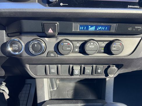 Used 2021 Toyota Tacoma TRD Sport image 26