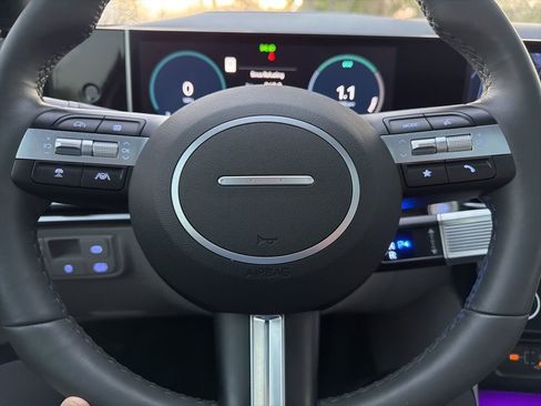 Used 2025 Hyundai Tucson Limited image 10