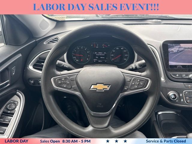 Used 2022 Chevrolet Malibu LT FWD image 12