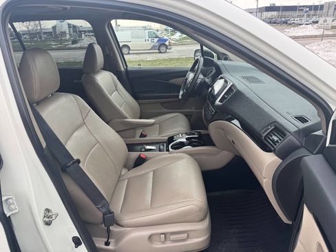 Used 2017 Honda Pilot Touring image 16