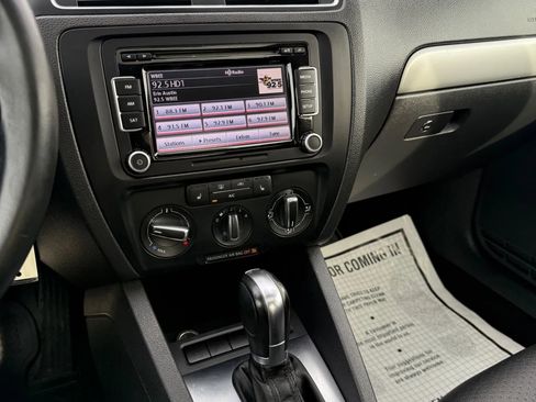 Used 2013 Volkswagen Jetta SE image 23