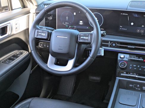 Used 2024 Hyundai Santa Fe Limited image 16