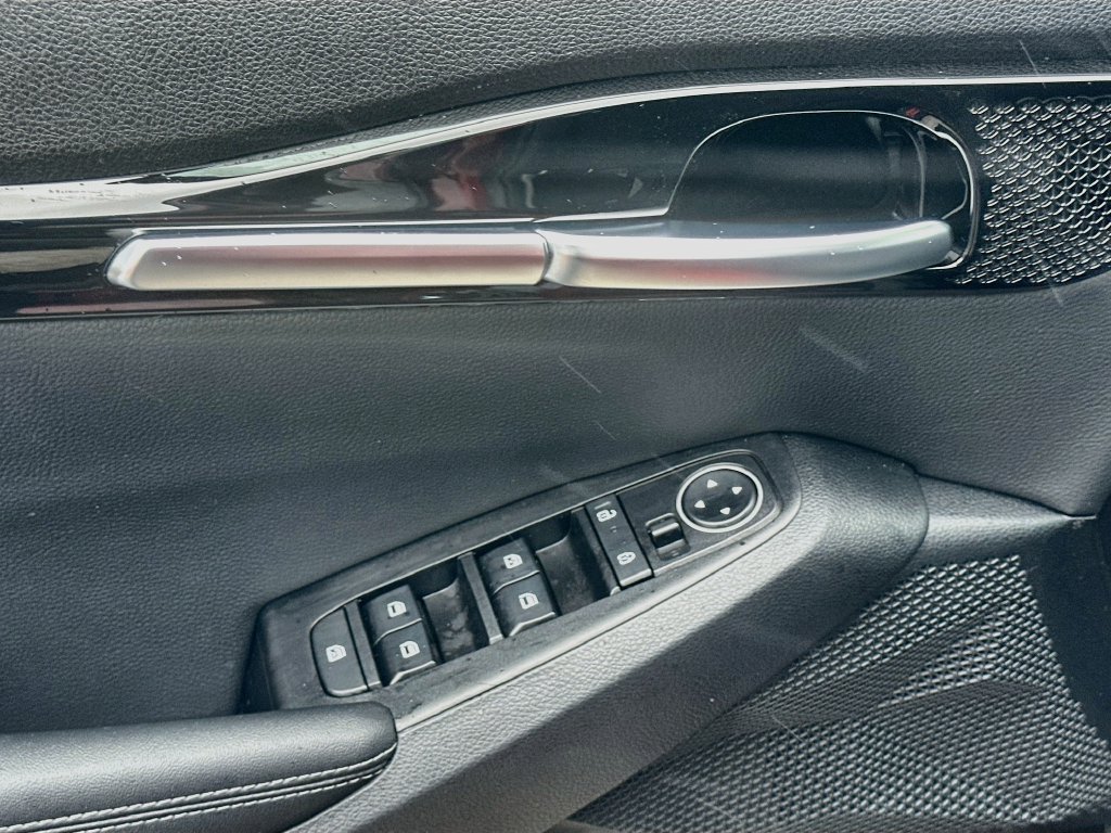 Certified 2025 Kia Seltos S FWD image 18