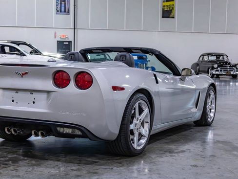 Used 2005 Chevrolet Corvette Convertible w/ Preferred Equipment Group RWD image 39