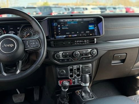 Used 2024 Jeep Gladiator Mojave w/ Convenience Group image 20