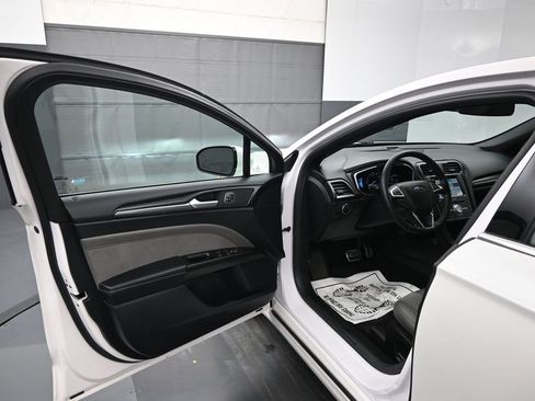 Used 2017 Ford Fusion Sport w/ Equipment Group 401A image 8