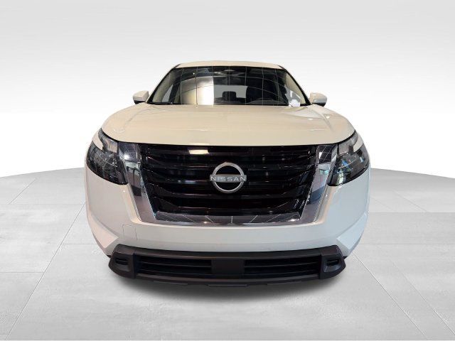 Used 2025 Nissan Pathfinder SV FWD image 2