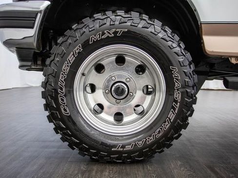 Used 1996 Ford Bronco XLT image 40