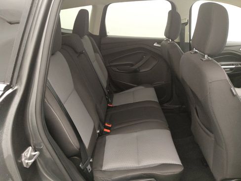 Used 2019 Ford Escape SE FWD image 19