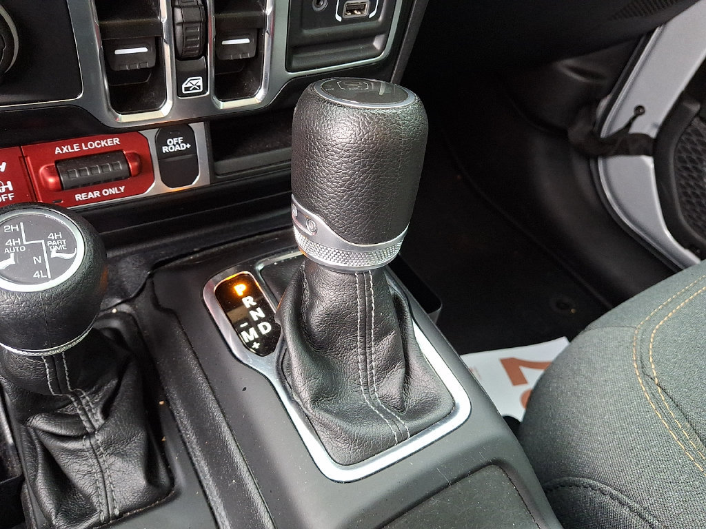 Used 2024 Jeep Wrangler Unlimited AWD/4WD image 15