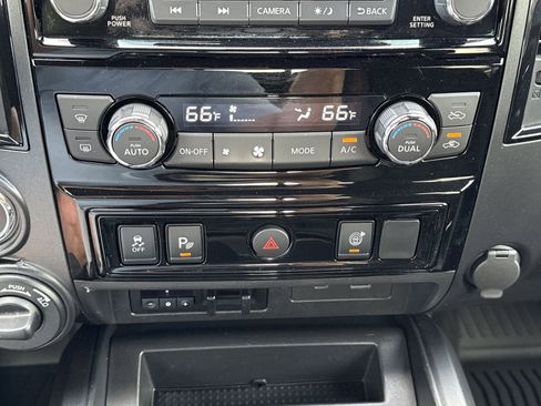 Used 2024 Nissan Titan PRO-4X AWD/4WD image 28