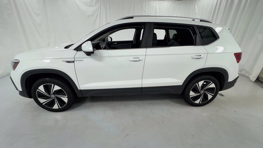 Used 2023 Volkswagen Taos SE AWD/4WD image 5
