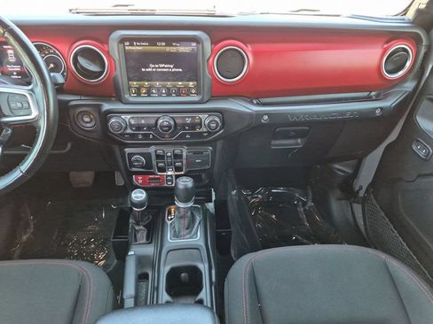 Used 2023 Jeep Wrangler Unlimited Rubicon w/ Cold Weather Group AWD/4WD image 19