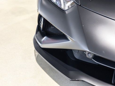 Used 2022 Lamborghini Huracan EVO RWD image 11