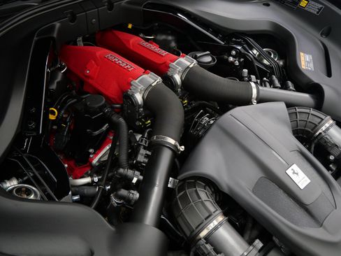 Used 2025 Ferrari Roma Spider RWD image 38