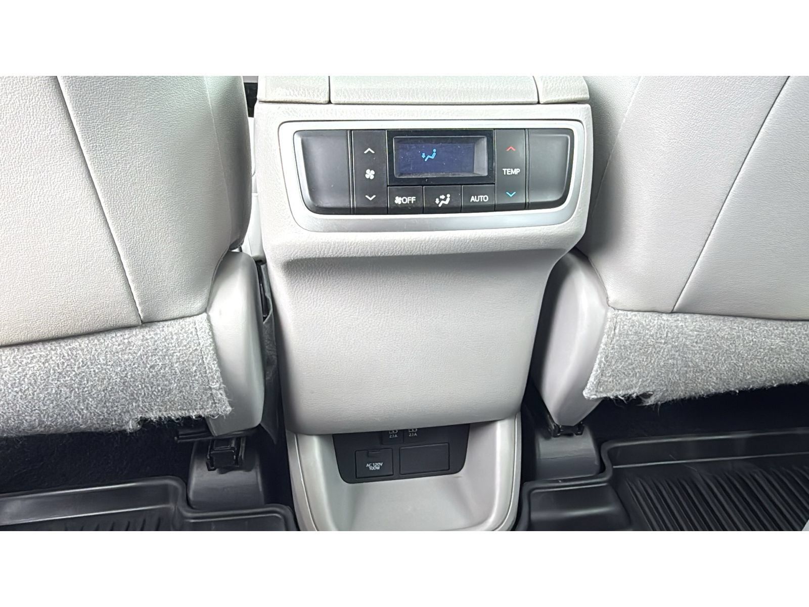Used 2019 Toyota Highlander Limited AWD/4WD image 38