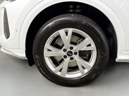 Certified 2025 Audi Q5 Premium w/ Convenience Package image 29