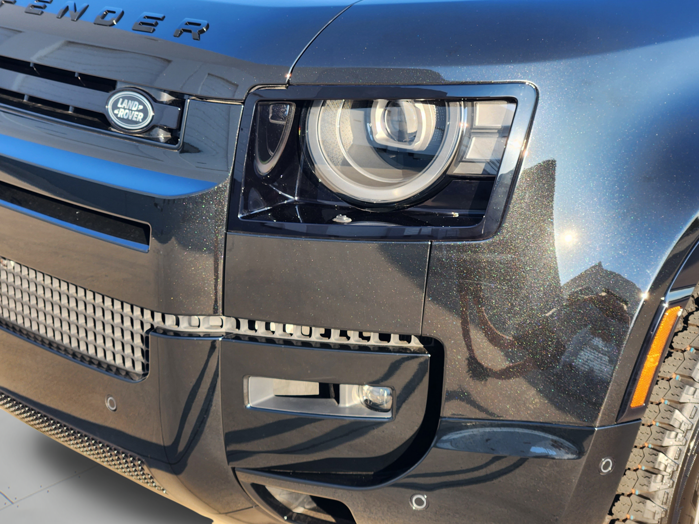 New 2026 Land Rover Defender 110 X-Dynamic SE AWD/4WD image 32