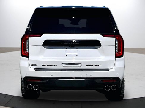 Used 2023 GMC Yukon Denali Ultimate image 8