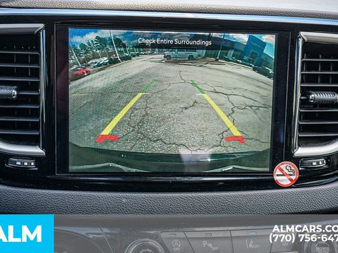 Used 2024 Chrysler Pacifica Touring-L FWD image 38