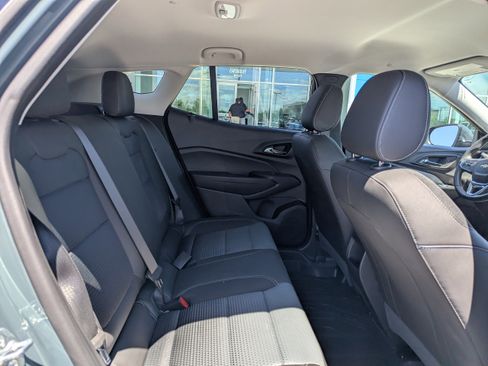 Certified 2026 Chevrolet Trax LT w/ LT Convenience Package FWD image 34